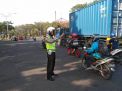 Cegah Kemacetan di Pagi Hari, Satlantas Polres Tanjung Perak Lakukan Pengaturan Rutin