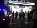 Polsek Asemrowo Gelar Patroli Malam di Mini Market, Titip Pesan Waspada Uang Palsu