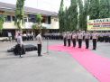 Kapolres Tanjung Perak Pimpin Upacara Kenaikan Pangkat 29 Personil