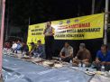 Kapolsek Kenjeran Pimpin Cangkrukan Bersama Warga RW 01 Kedung Cowek