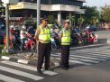 Polsek Krembangan Atur Lalu Lintas Rutin di Pagi Hari