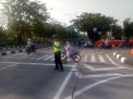 Polsek Kenjeran Atur Lalu Lintas Pagi Bantu Para Pekerja & Anak-anak Sekolah