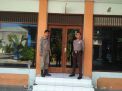 Amankan Surat Suara di Kantor Kecamatan Bulak