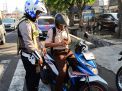 Satlantas Polres Tanjung Perak Tindak Tegas Pelanggar Kasat Mata
