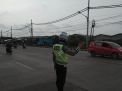 Satlantas Polres Tanjung Perak Gelar Pengaturan Pagi, Bantu Keberangkatan Pekerja