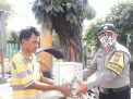 Babinkamtibmas Ujung Bagikan Bantuan Dari Kapolres Tanjung Perak