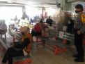Personil Pospam Polsek Pabean Cantikan Sampaikan Himbauan Wajib Masker Ke Penumpang Kereta Api