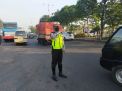 Unit Lantas Polsek Asemrowo Berikan Pelayanan Melalui Pengaturan Lalu Lintas Pagi
