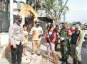 Polsek Kenjeran Bersama Instansi Samping Lakukan Penertiban Masker di Pasar Pogot