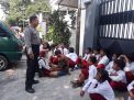 Babinkamtibmas Pegirian Nasehati Murid MI Agar Terhindar Dari Penculikan