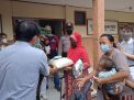 Babinkamtibmas Sidotopo Wetan Amankan Bakti Sosial Pembagian Beras