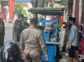 Polsek Pabean Cantikan Kawal Penertiban PKL Oleh Petugas Satpol PP di Jalan Kembang Jepun