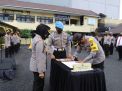 Kapolres Tanjung Perak Pimpin Apel Penandatanganan Surat Pernyataan Tidak Menyalahgunakan Narkoba