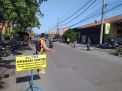 Wakapolsek Krembangan Pimpin Operasi Masker Bersama Camat di Jalan Tanjung Sadari