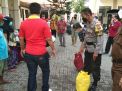 Polsek Kenjeran Kawal Pendistribusian Bantuan Sembako Dari Pemkot Surabaya