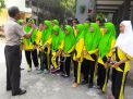 Babinkamtibmas Kenjeran Titip Pesan Positif di Program Rabu Narsis