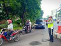 Satlantas Polres Tanjung Perak Lakukan Pengaturan Pagi, Beri Pelayanan Ke Masyarakat