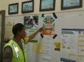 Penempelan Pamflet Jalan Sehat di Semut Kalimir