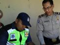 Babinkamtibmas Tambak Sarioso Sampaikan Pesan Wasada Orang Tak Dikenal Ke Sekuriti Pergudangan