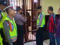 Pantau Kesehatan Tahanan, Polsek Pabean Cantikan Lakukan Pengecekan Rutin Setiap Hari