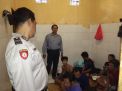 Antisipasi Tahanan Sakit, Polsek Asemrowo Laksanakan Pengecekan Rutin