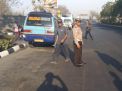 Unit Lantas Polsek Asemrowo Cegah Kemacetan Lewat Pengaturan Lalu Lintas Pagi