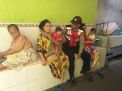 Babinkamtibmas Bongkaran Sambang Ibu-Ibu, Berikan Penyuluhan Pentingnya Ikut KB
