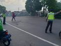 Cegah Kemacetan, Polsek Asemrowo Lakukan Pengaturan Pagi