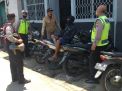 Babinkamtibmas Perak Utara Sosialisasikan Pencegahan Penyebaran Virus Corona Ke Petugas Parkir