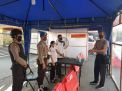Urkes Polres Tanjung Perak & Piket Propam Lakukan Pemeriksaan Suhu Badan