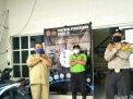Babinkamtibmas Nyamplungan Pasang Spanduk Protokol Pencegahan Covid-19