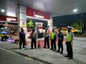 Antisipasi Kriminalitas di SPBU, Polsek Asemrowo Lakukan Patroli Malam
