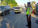 Polsek Asemrowo Atur Lalu Lintas Pagi, Cegah Kemacetan
