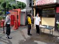 Urkes Polres Tanjung Perak Lakukan Pengecekan Suhu Badan, Cegah Masuknya Penderita Covid-19