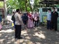 Babinkamtibmas Polsek Semampir Sampaikan Himbauan Patuh Protokol Kesehatan Kepada Pengunjung Wisata Ampel