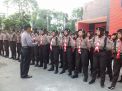 Polsek Pabean Cantikan Ajari Pelajar SMK Barunawati Baris Berbaris