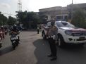 Satlantas Polres Tanjung Perak Berikan Pelayanan Masyarakat Lewat Pengaturan Lalu Lintas Pagi
