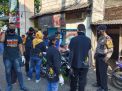 Gelar Sidak di Pasar, Polsek Asemrowo Amankan Masyarakat Tanpa Masker