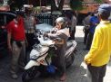 Polsek Asemrowo Gelar Penertiban Masker di Depan Kantor Kecamatan