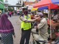 Polsek Krembangan Gelar Operasi Penertiban Masker di Pasar Kalianak & Wisata Kuliner Mbah Ratu