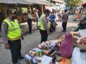 Polsek Krembangan Gelar Operasi Penertiban Masker di Pasar Morokrembangan