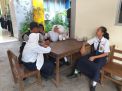 Gelar Program Rabu Narsis, Babinkamtibmas Bongkaran Sambang SMPN 8