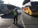 Satlantas Polres Tanjung Perak Atur Lalu Lintas Pagi Beri Pelayanan Pada Masyarakat