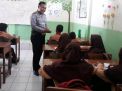 Babinkamtibmas Perak Barat Sampaikan Pesan Kerukunan Dalam Program Rabu Narsis