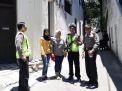 Polsek Pabean Cantikan Sampaikan Pesan Kamtibmas Ke Pengunjung Jalan Gula