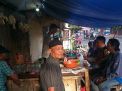Babinkamtibmas Bongkaran Sampaikan Waspada 3C Ke Pengunjung Warung