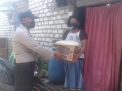 Babinkamtibmas Morokrembangan Serahkan Bantuan Sembako Dari Kodam & Apkrindo