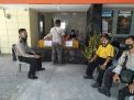 Panit Binmas Polsek Asemrowo Kawal Pengambilan BLT di Kantor Pos