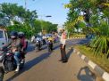 Polsek Asemrowo Atur Lalu Lintas Pagi, Berikan Pelayanan Kepada Masyarakat