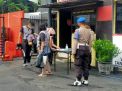 Urkes Bag Sumda Polres Tanjung Perak Lakukan Pengecekan Suhu Badan, Cegah Masuknya Orang Dengan Gejala Covid-19
